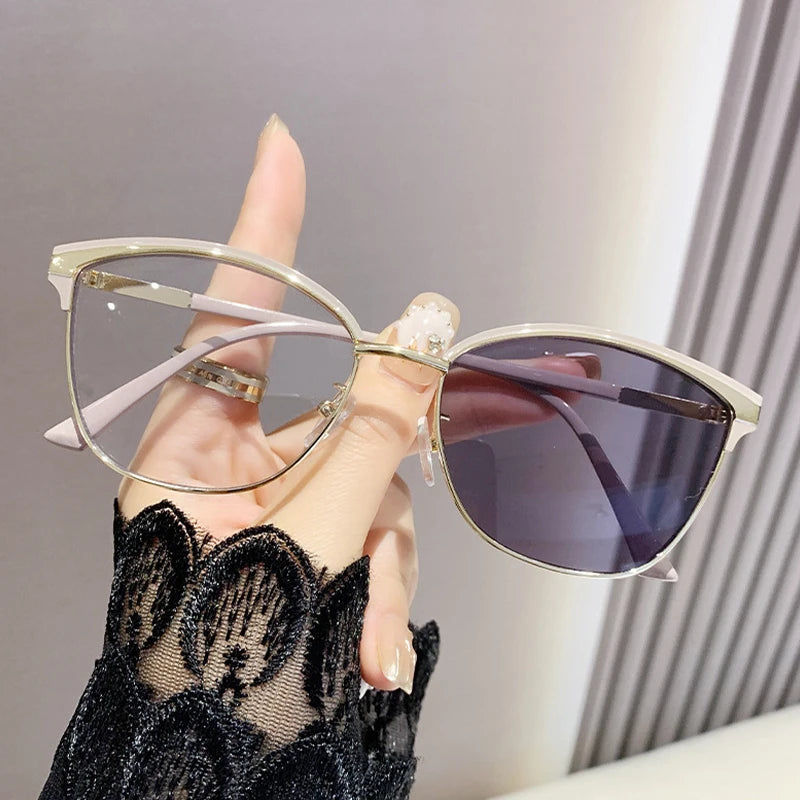 Photo-sensitive Color-changing Anti-blue Light Nearsighted Glasses For Women With Large Frames 015