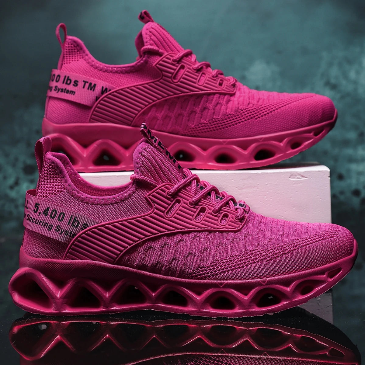 Flying woven men's shoes 2025 new summer breathable mesh sports and leisure running soft bottom Joker travel small white tide sh