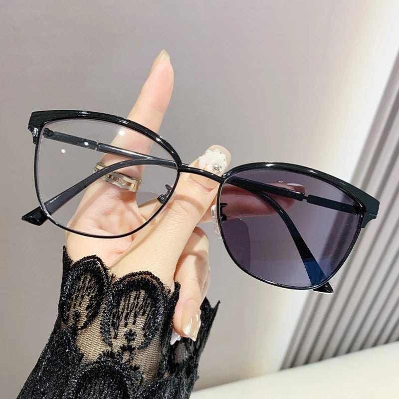 Photo-sensitive Color-changing Anti-blue Light Nearsighted Glasses For Women With Large Frames 015