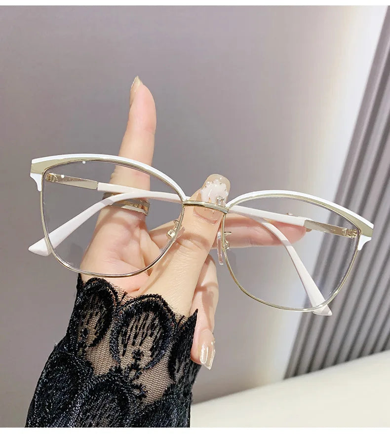 Photo-sensitive Color-changing Anti-blue Light Nearsighted Glasses For Women With Large Frames 015