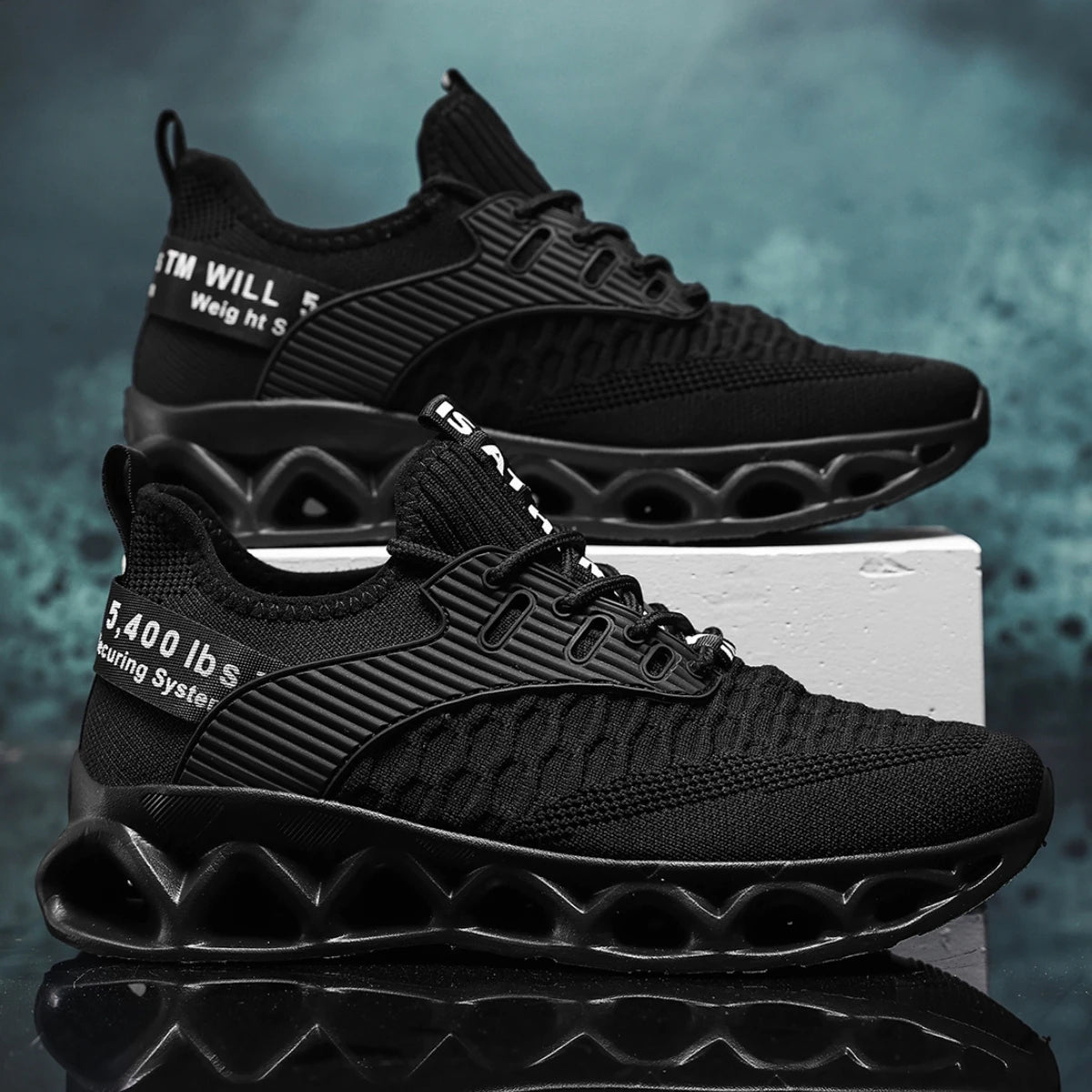 Flying woven men's shoes 2025 new summer breathable mesh sports and leisure running soft bottom Joker travel small white tide sh