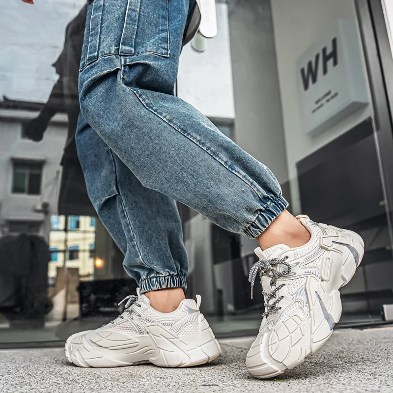 Mesh breathable flying knitted men's shoes versatile fashion street shooting Internet celebrity Korean version thick-sole shoes