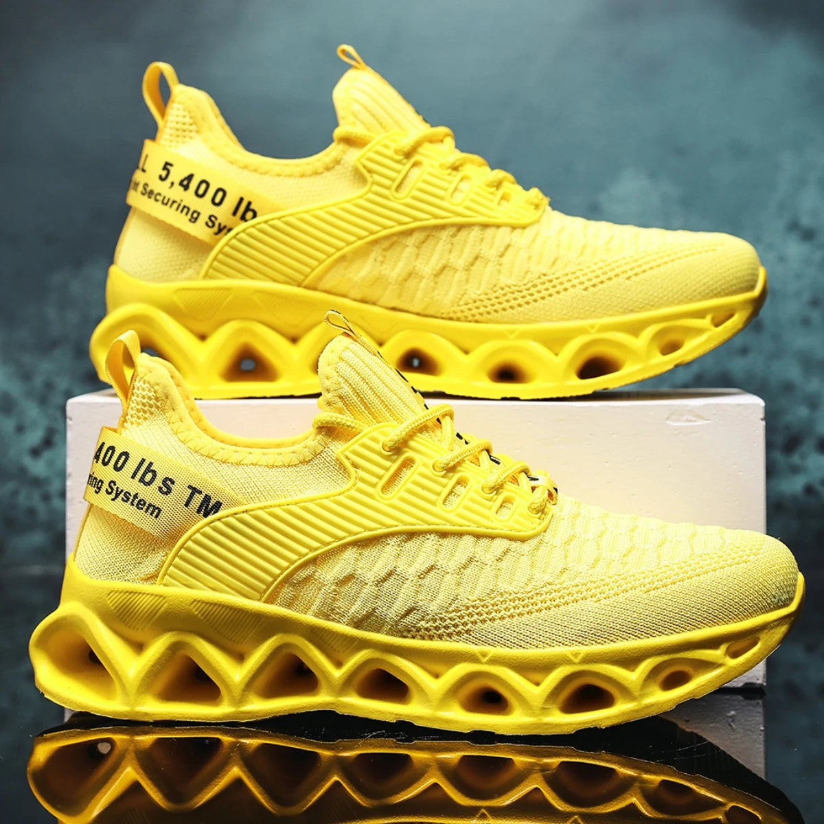 Flying woven men's shoes 2025 new summer breathable mesh sports and leisure running soft bottom Joker travel small white tide sh