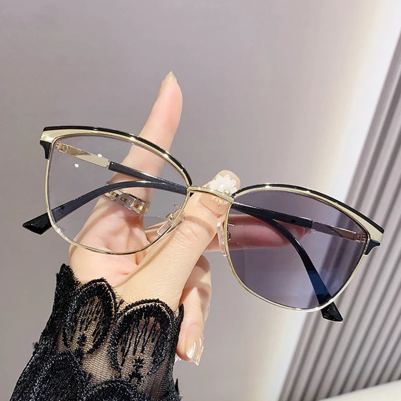 Photo-sensitive Color-changing Anti-blue Light Nearsighted Glasses For Women With Large Frames 015