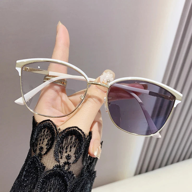 Photo-sensitive Color-changing Anti-blue Light Nearsighted Glasses For Women With Large Frames 015
